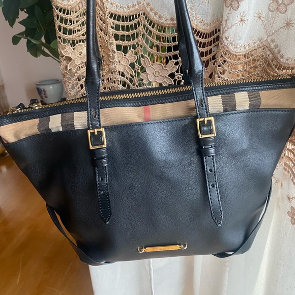 Burberry shoulder bag - Picture 1 of 9